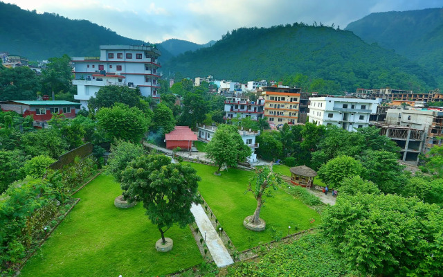 Raj Resort