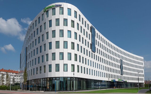 Holiday Inn Express Düsseldorf – Hauptbahnhof, an IHG Hotel