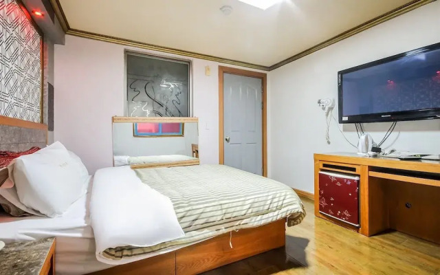 Jeonju Sanjeong-Dong Taegeuk