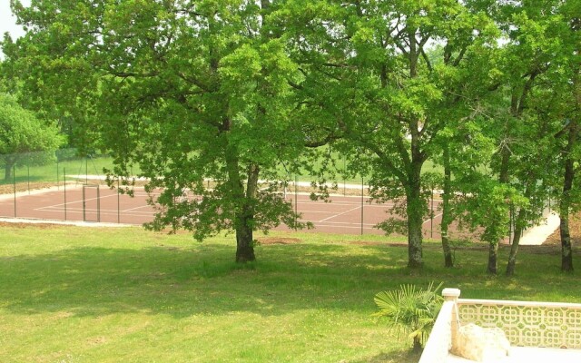 Beautiful Villa with Tennis Court in Dordogne, France