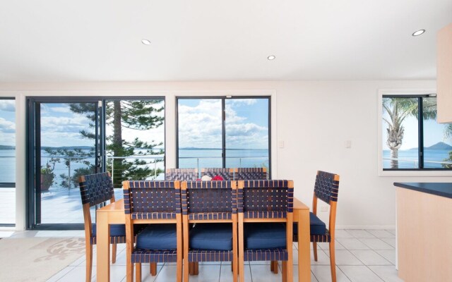 Sandy Point Road, 8, Sandy Bottoms