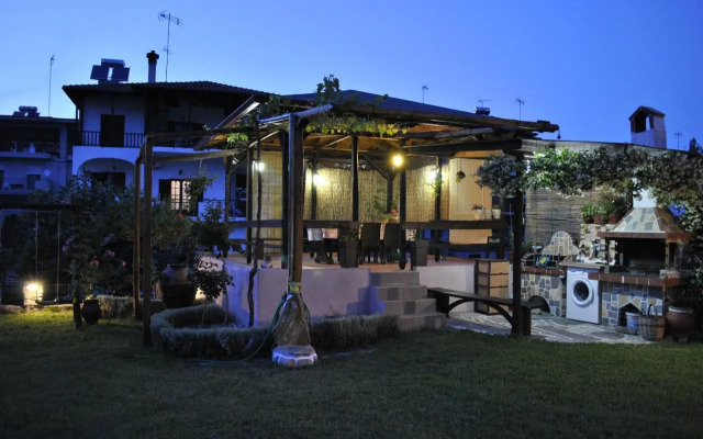 Voula Kourbeti Apartments