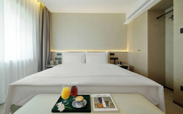 Donghu Collection Hotel