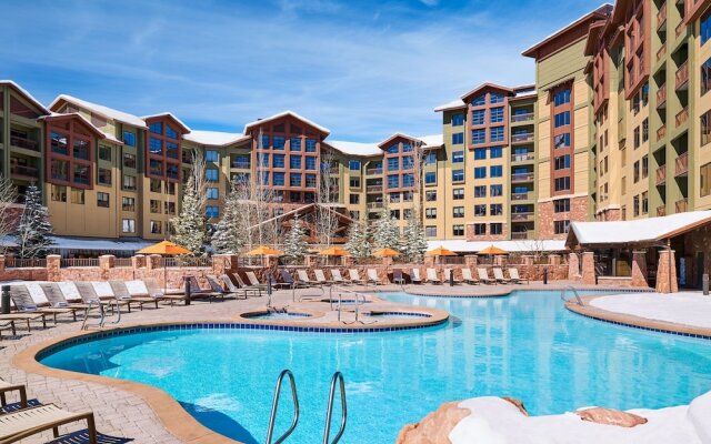 Luxury suite in the heart of Canyons Village by RedAwning