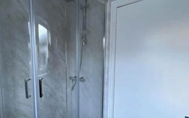 4 bed Studio in Rhyl With Parking - Close to Beach — фото 5