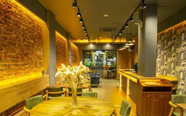Alemeyn The Taksim Leons Hotel Cafe & Spa