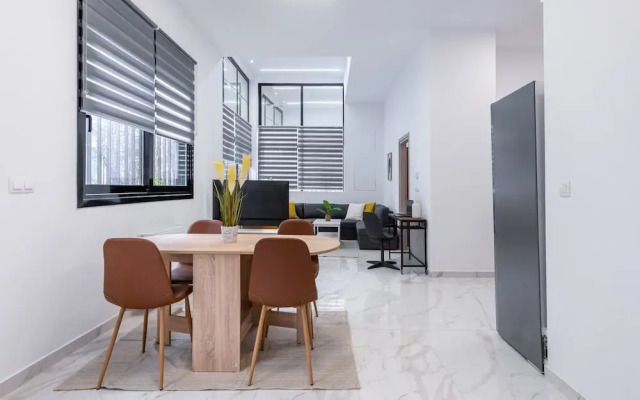 LIV - Modern Spacious Apartment in Gazi