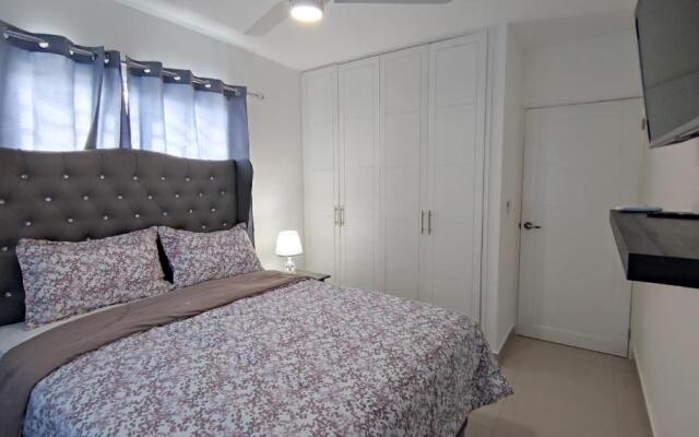 Gated community with 24/7 security pool fast WiFi