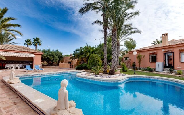 Villa with 2 Bedrooms in Torrevieja, with Private Pool, Enclosed Garden And Wifi - 5 Km From the Beach