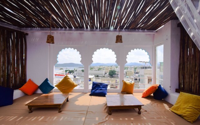 Treebo Trend Udai Niwas Lake Pichola