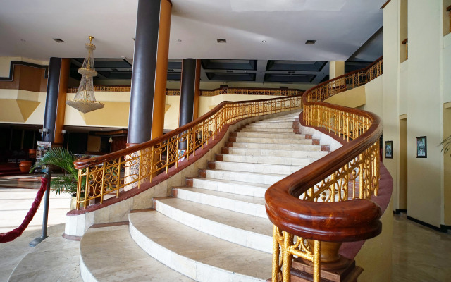 Benakutai Hotel and Apartemen