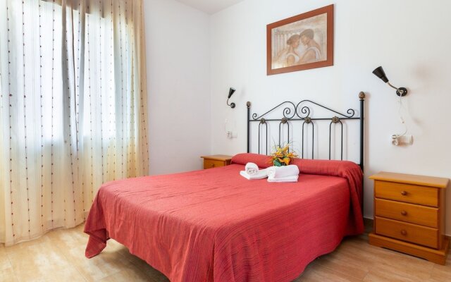 Elegant Apartment in Totalán with Hot Tub