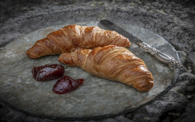 Best Western Plus Grim's Dyke Hotel