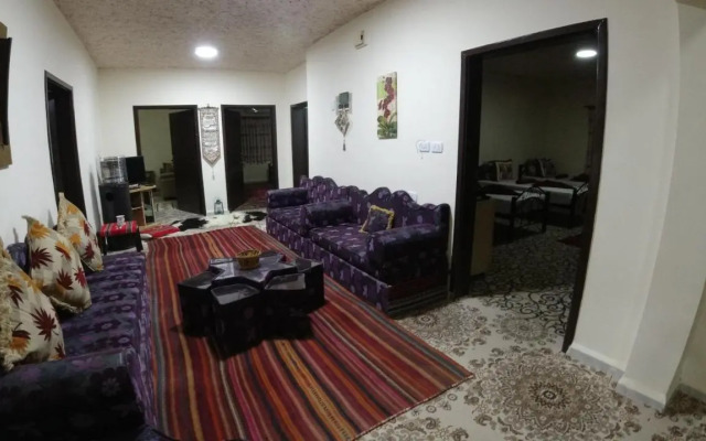 Petra Antique House