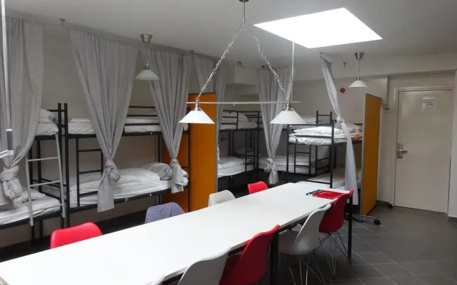 Hostel Sleep Inn