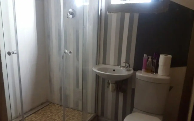 Room in House - Patzerella's Cozy Nest