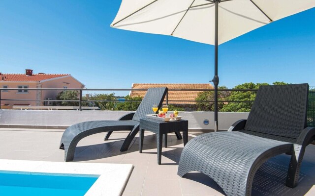 Stunning Home in Nova With Wifi and 3 Bedrooms