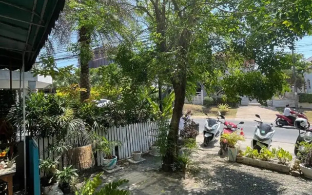 Baan Oui Phuket Guest House