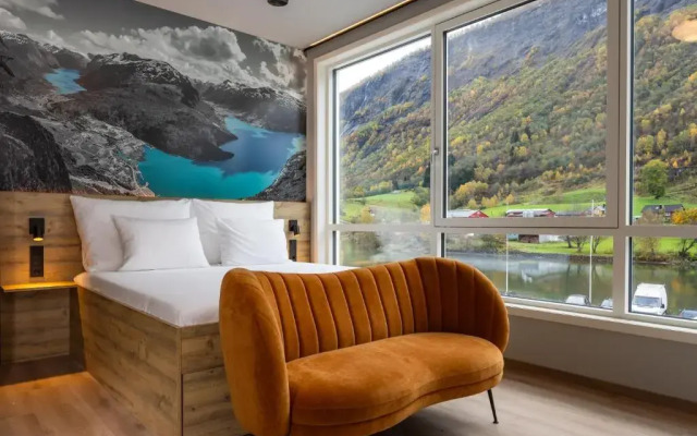 Stryn House - Hotel & Apartments