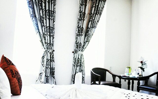 Jiny Tran Hotel
