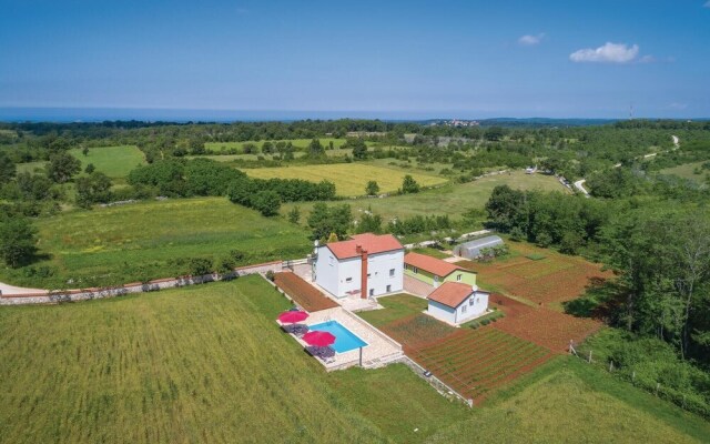 Beautiful Home in Sv.lovrec With Wifi, Outdoor Swimming Pool and 2 Bedrooms