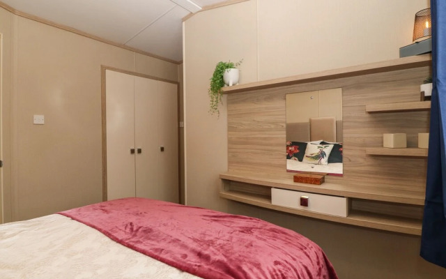 Seafront Holiday Home 2