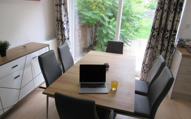 The Cambridge Suites -Tas Accommodations