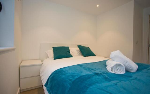 14 Compass Point