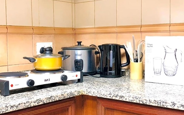 LADIES ONLY-AnaRuby Backpackers - Metro Station Mashreq