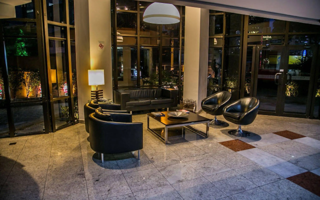 Cosmopolitan Praia Flat