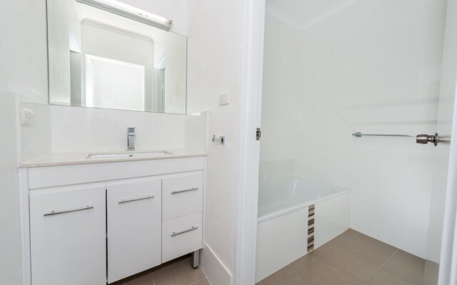 Tristani, Bay Parklands, Unit 73/2 Gowrie Avenue