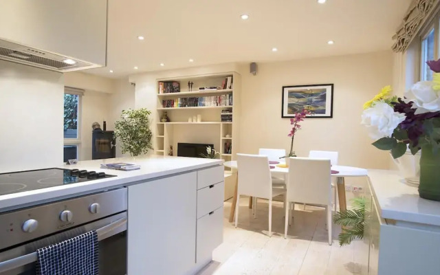2-bedroom Notting Hill Apartment With Terrace, London