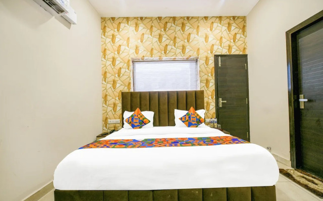 Fabhotel Royal Regency I