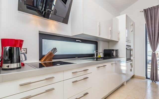 Wonderful Villa in Labinci - Kastelir With Swimming Pool