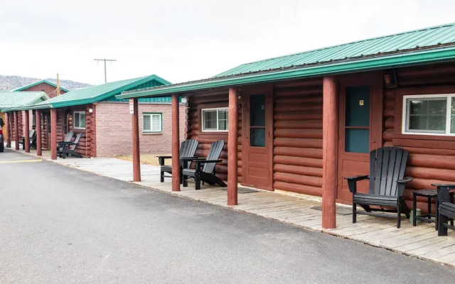 Sportsmans Lodge