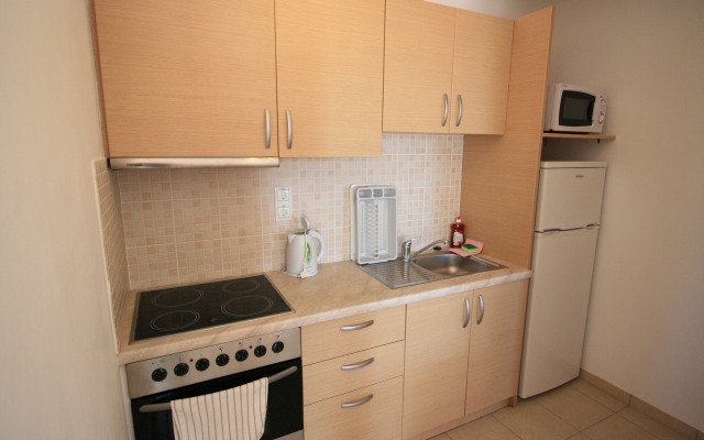 Lagoon View Apartments - Adults Only