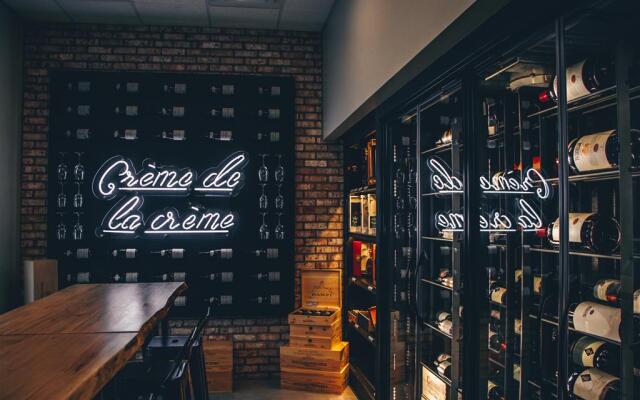 Canvas Moncton, Tapestry Collection by Hilton