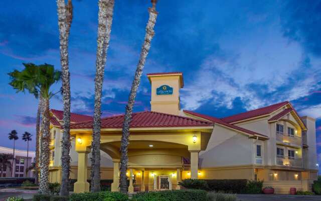 La Quinta Inn & Suites by Wyndham Tucson Airport