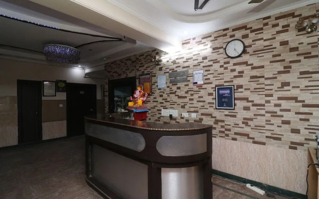 OYO 25037 Hotel Taj Heaven