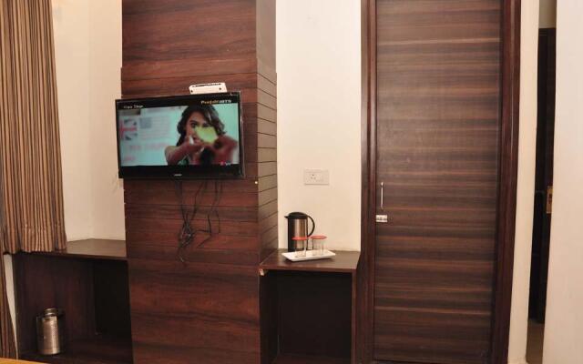 OYO 1977 Hotel Grand Galaxy