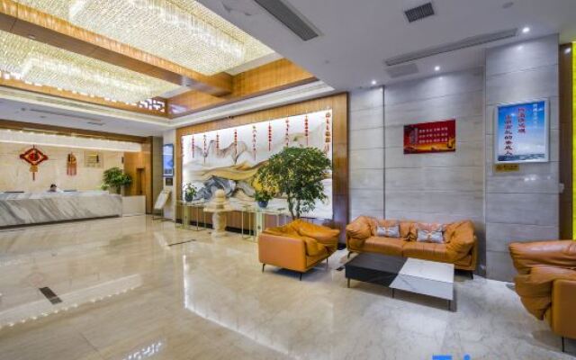 Jinfeng Hotel (Louxing Square Spring Garden Pedestrian Street Store)