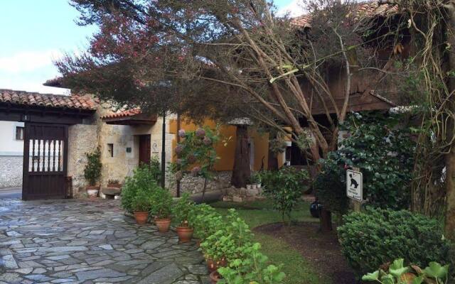 Apartamentos Rurales L'Arquera