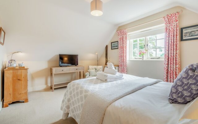 Elizabeth -Tiger Inn