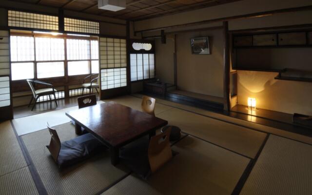 Traditional Kyoto Inn serving Kyoto cuisine IZUYASU