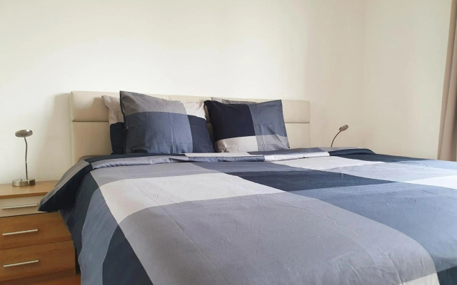 Near Lake Spacious & Furnished Beautiful Apartment