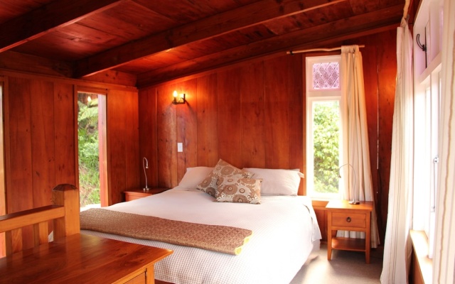 The Coromandel Treehouse – Guest Rooms – Coromandel