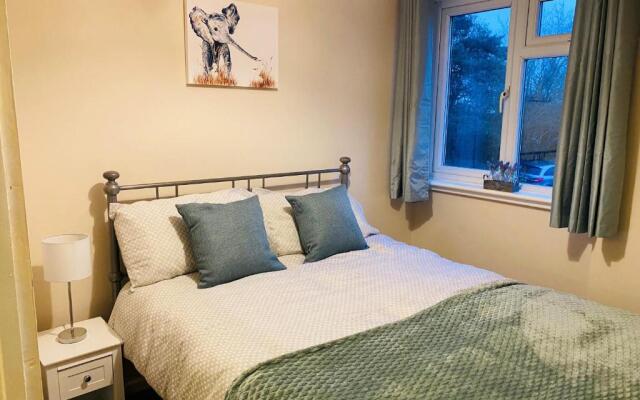 Farnham 3 Bed House