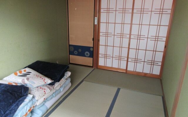 Tsushima Guest House - Hostel