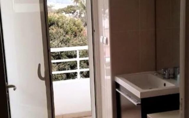 Apartment with One Bedroom in Sainte-Clotilde, with Wonderful Sea View, Furnished Balcony And Wifi - 40 Km From the Beach