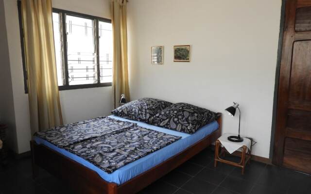Nimohs' Holiday Home Mccarthy Hill Accra-ghana With Acs